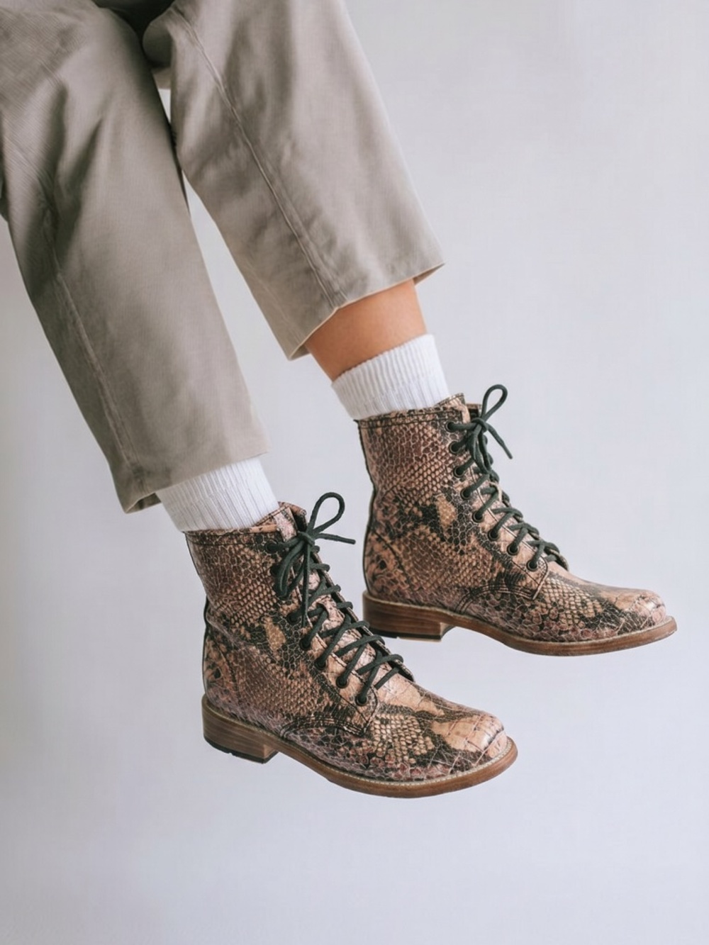 🦅|•FREEBIRD BY STEVEN•| 'Manchester' Snakeskin Leather Combat Boots Size 7: Sup